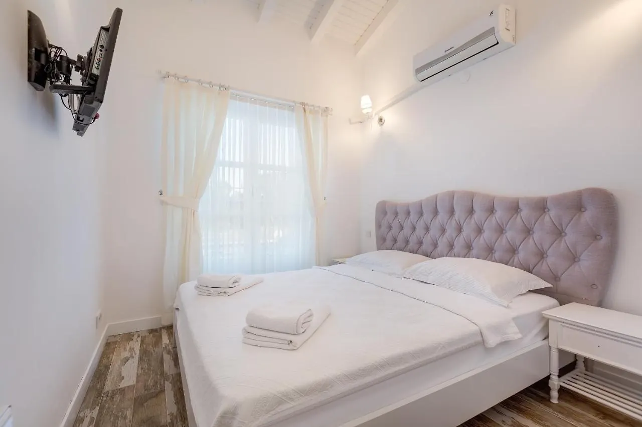 **  Alaroof Hotel Alacati Törökország